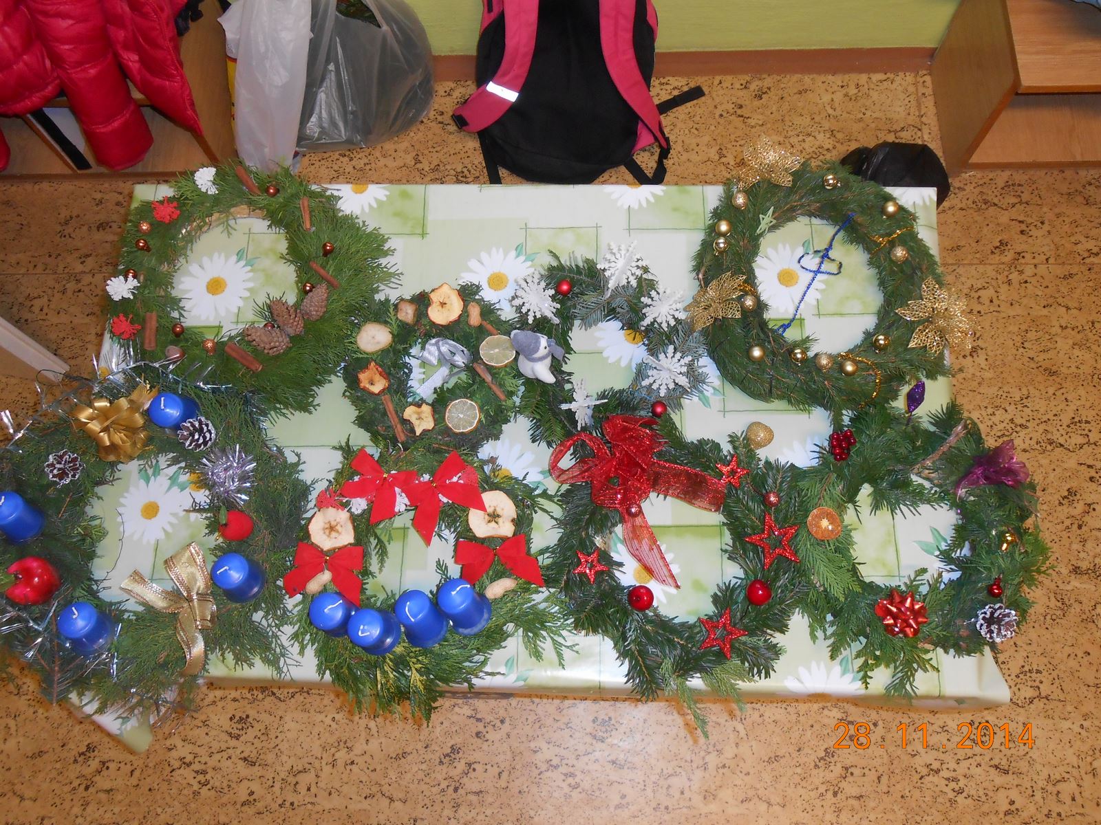 Výroba adventních věnců 28.12.2014 (11) [1600x1200]